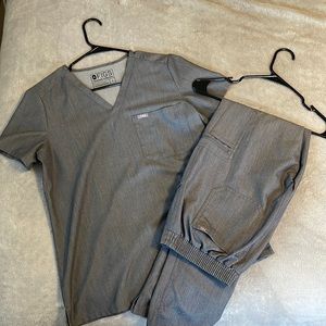 FIGS GRAPHITE Scrubs S/ST